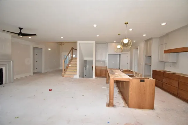 $779,999 | 7644 North Booth Avenue, Kansas City, MO 64158