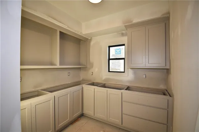 $779,999 | 7644 North Booth Avenue, Kansas City, MO 64158