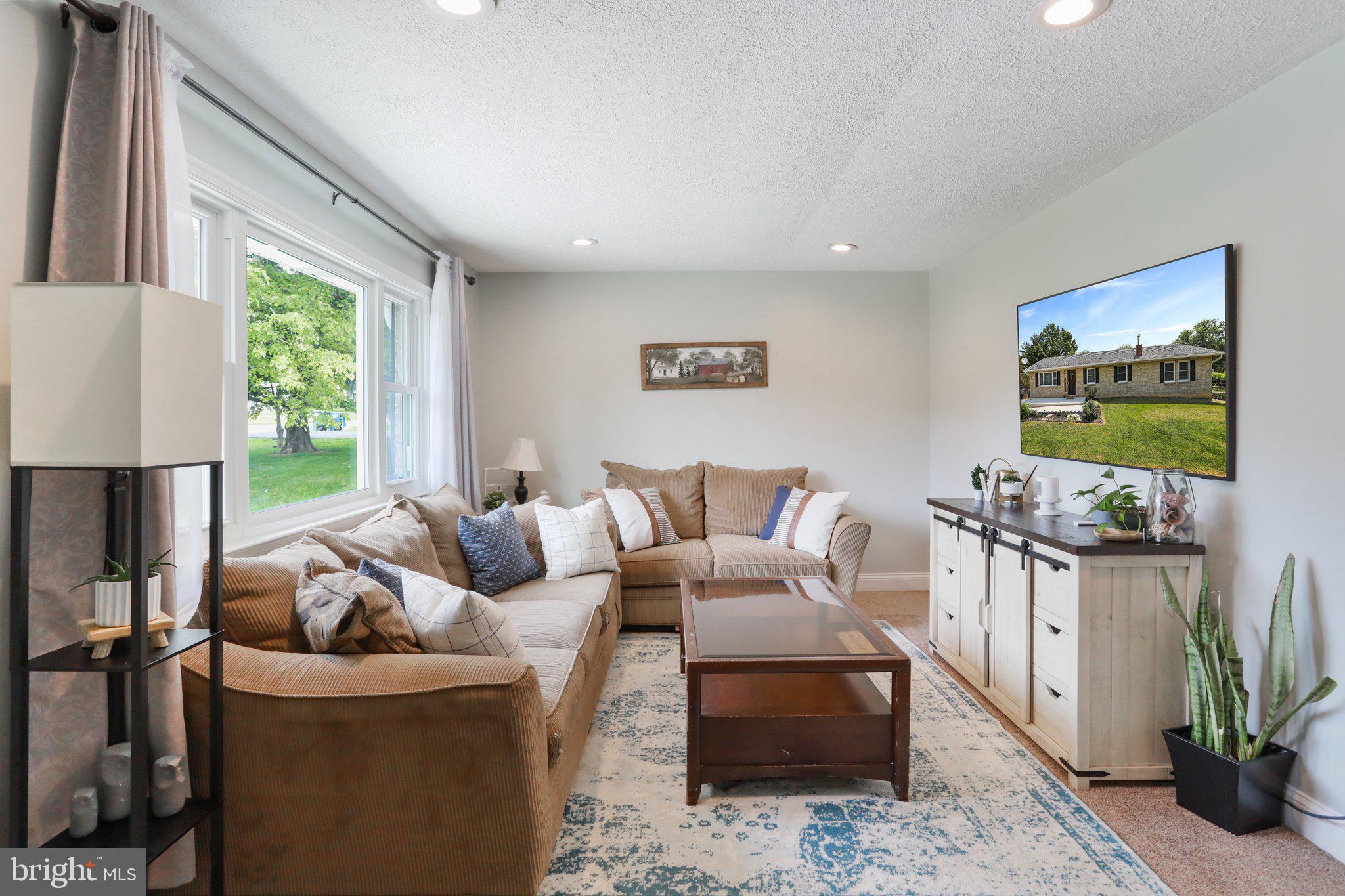 5711 Woodbine Road Woodbine, MD 21797 - Photo 3 of 57