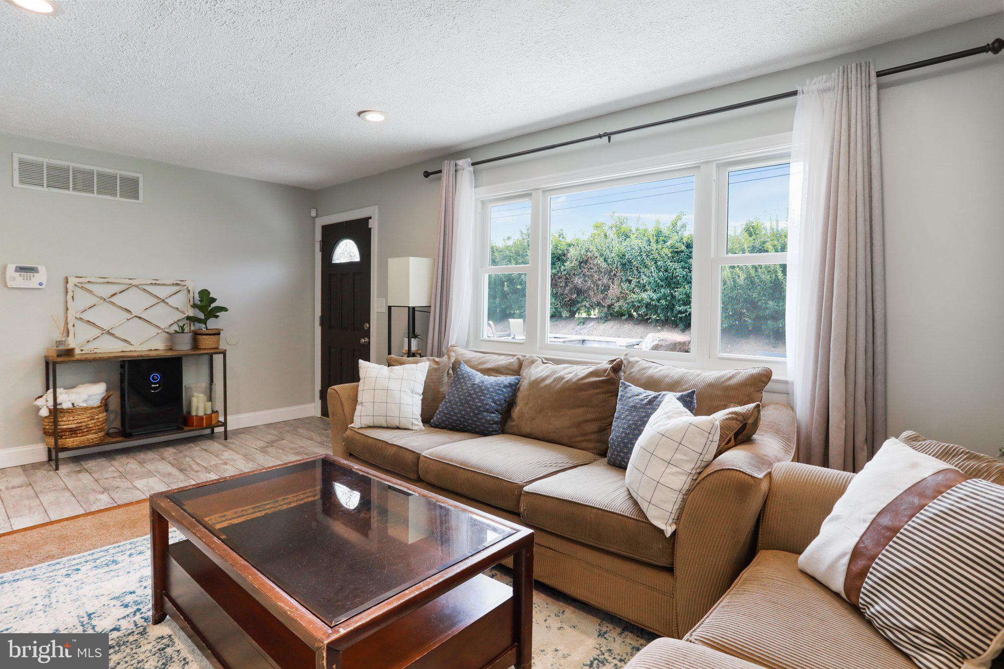 5711 Woodbine Road Woodbine, MD 21797 - Photo 4 of 57