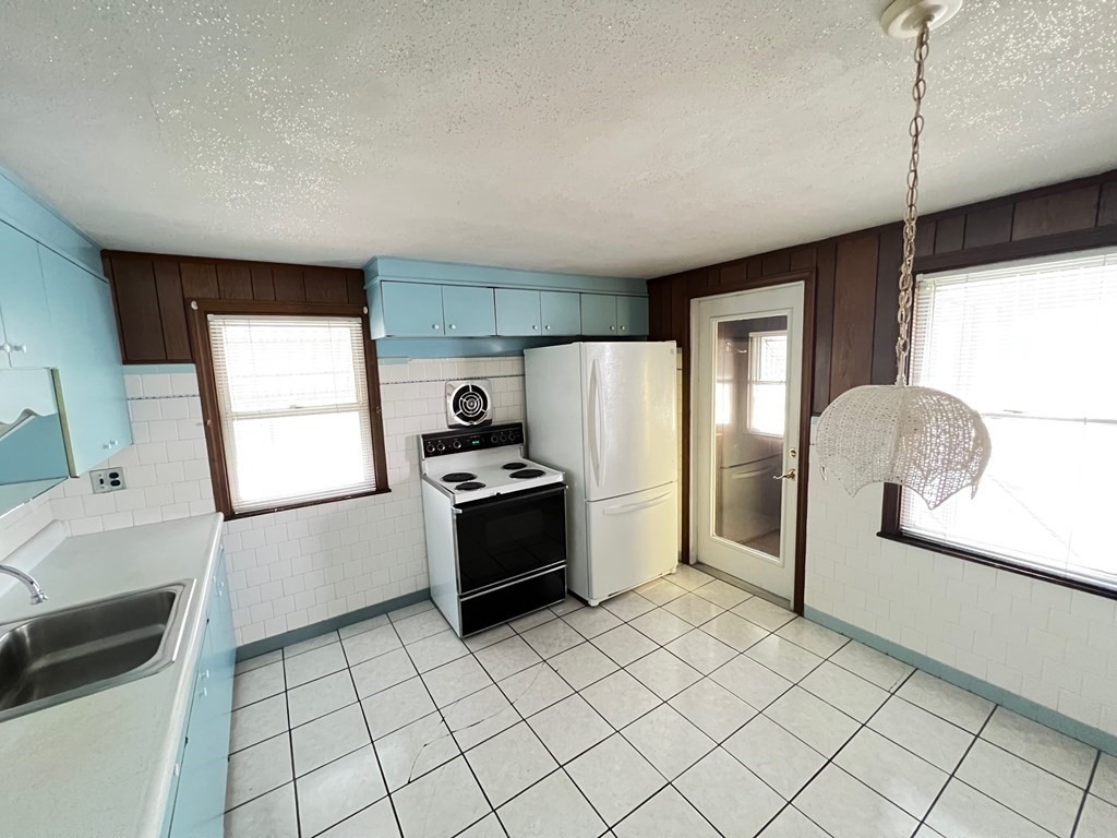 180 Gore Road Revere, MA 02151 - Photo 11 of 21 Gallery Image 11