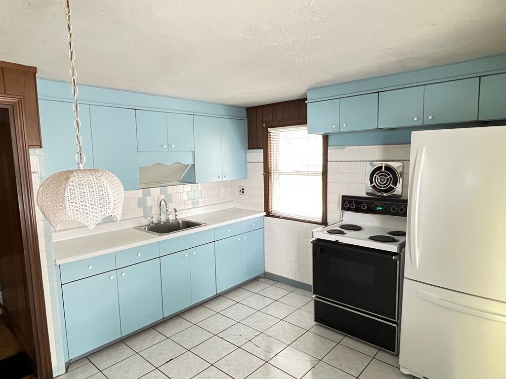 180 Gore Road Revere, MA 02151 - Photo 9 of 21 Gallery Image 9