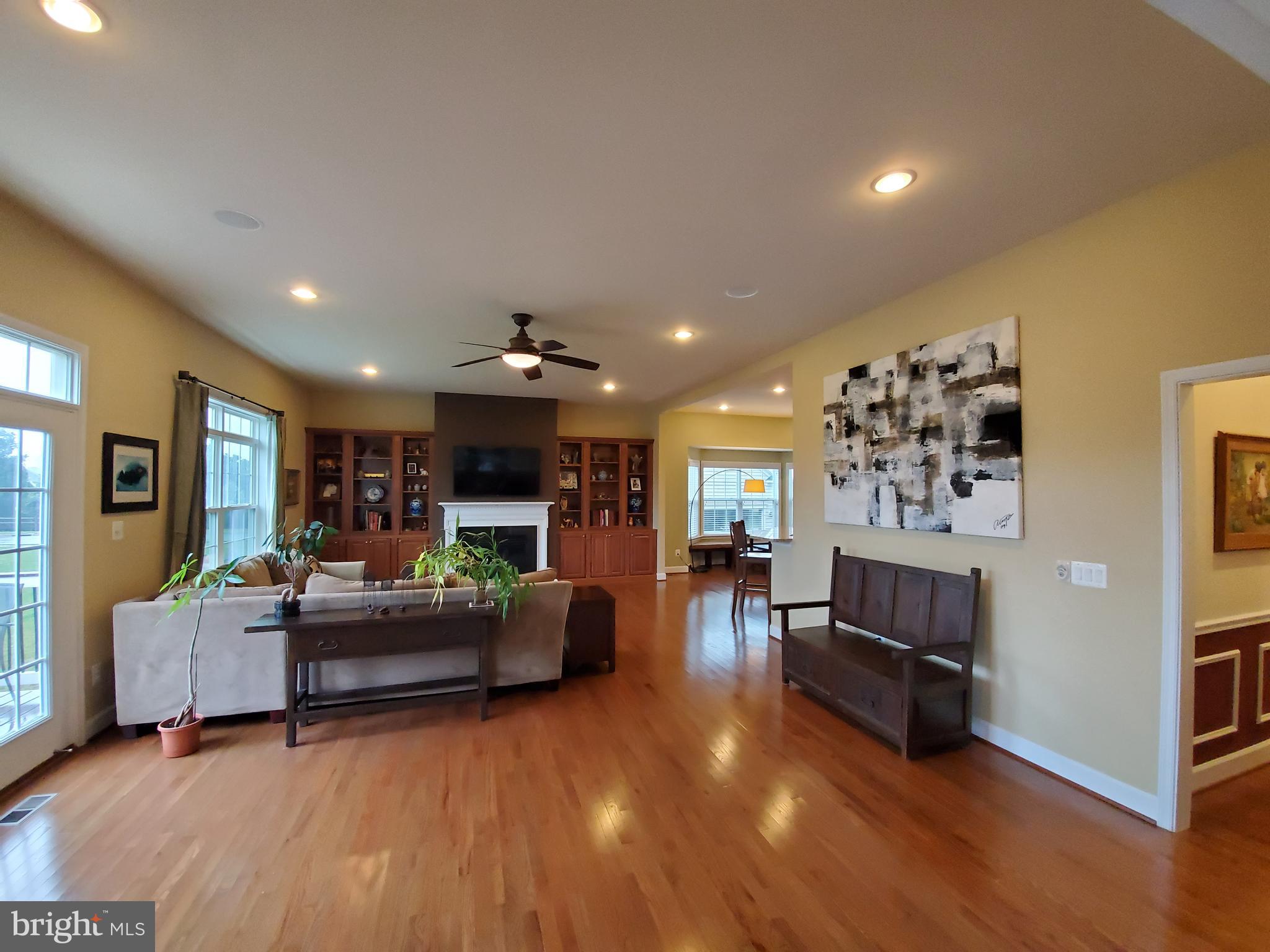 41882 Scotchbridge Place Ashburn, VA 20148 - Photo 15 of 89 Back to the awesome family room.