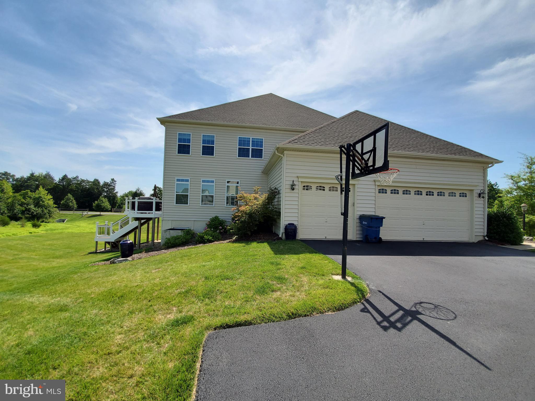 41882 Scotchbridge Place Ashburn, VA 20148 - Photo 73 of 89 Parking apron and adjustable height hoops.