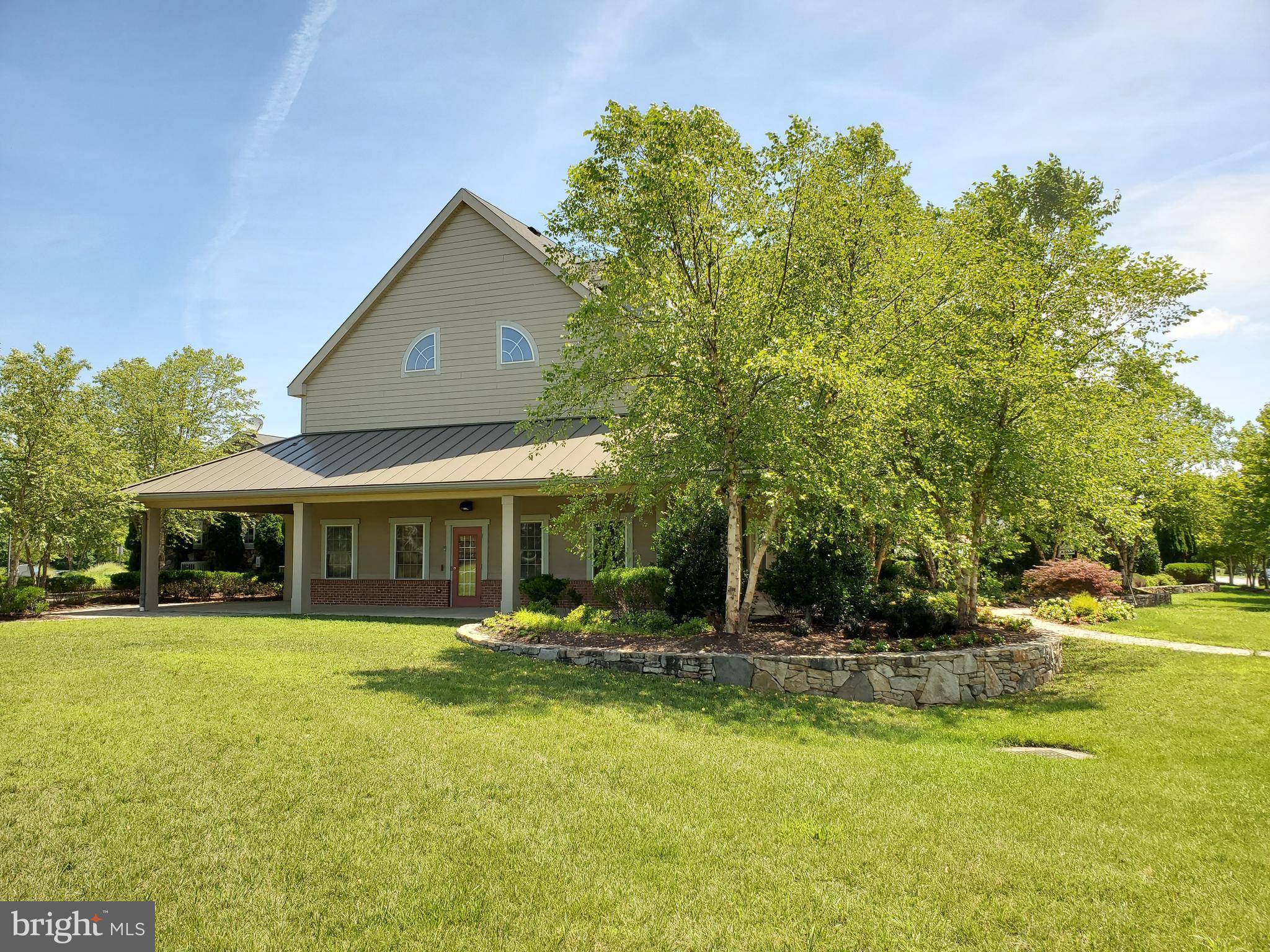 41882 Scotchbridge Place Ashburn, VA 20148 - Photo 84 of 89 Community center and pool.
