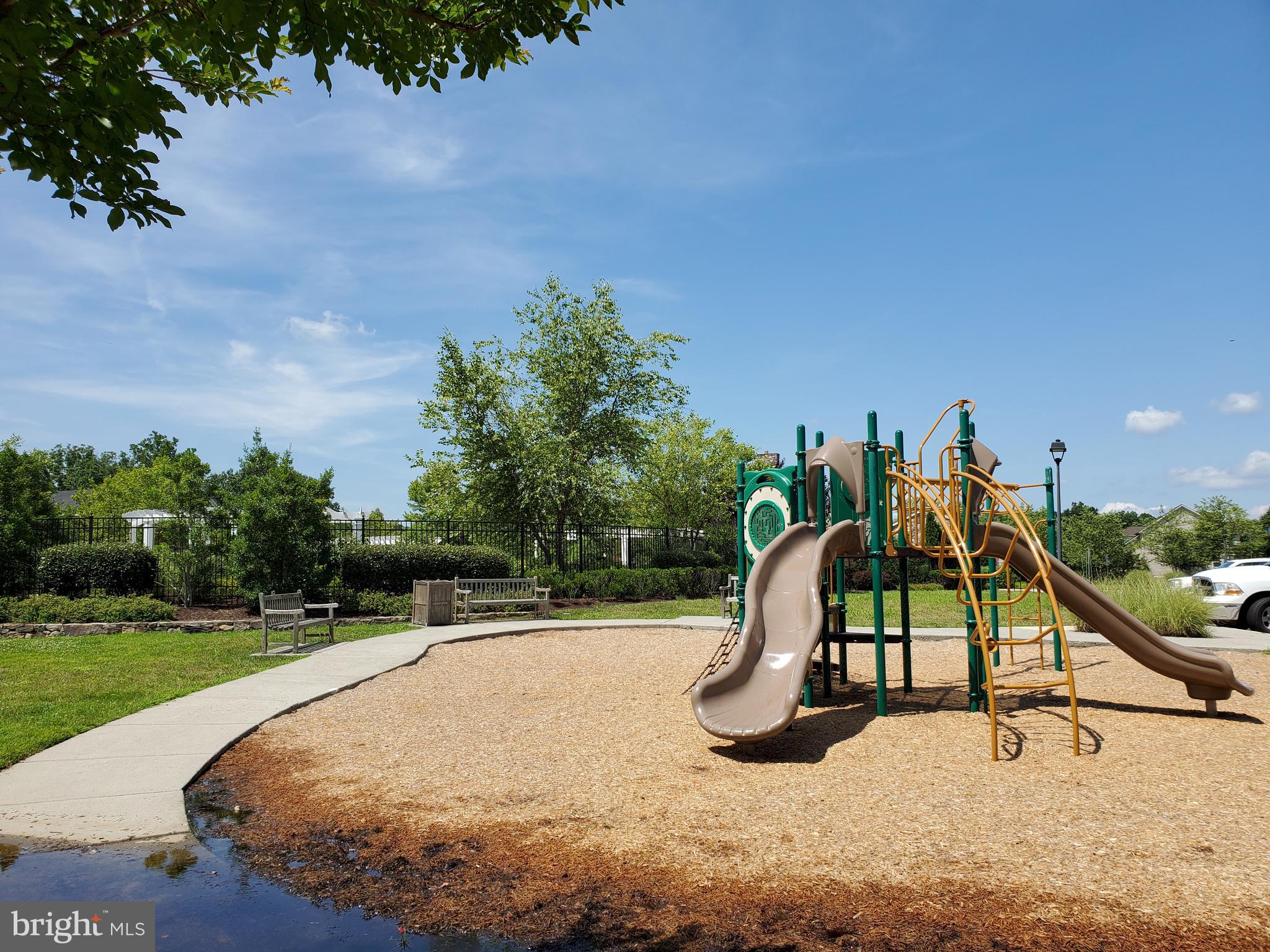 41882 Scotchbridge Place Ashburn, VA 20148 - Photo 88 of 89 Let the kids play.
