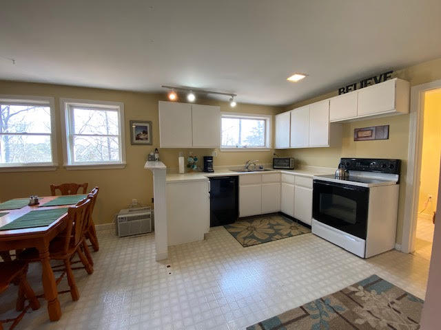141 West Georgetown Road Georgetown, ME 04548 - Photo 53 of 68 Apartment kitchen