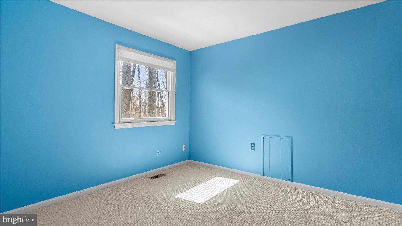 9 Nantucket Garth Phoenix, MD 21131 - Photo 36 of 52 a view of an empty room with a window