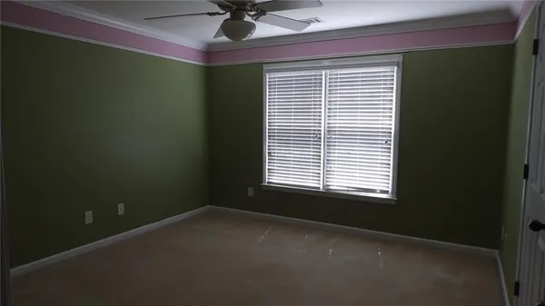a view of empty room with window