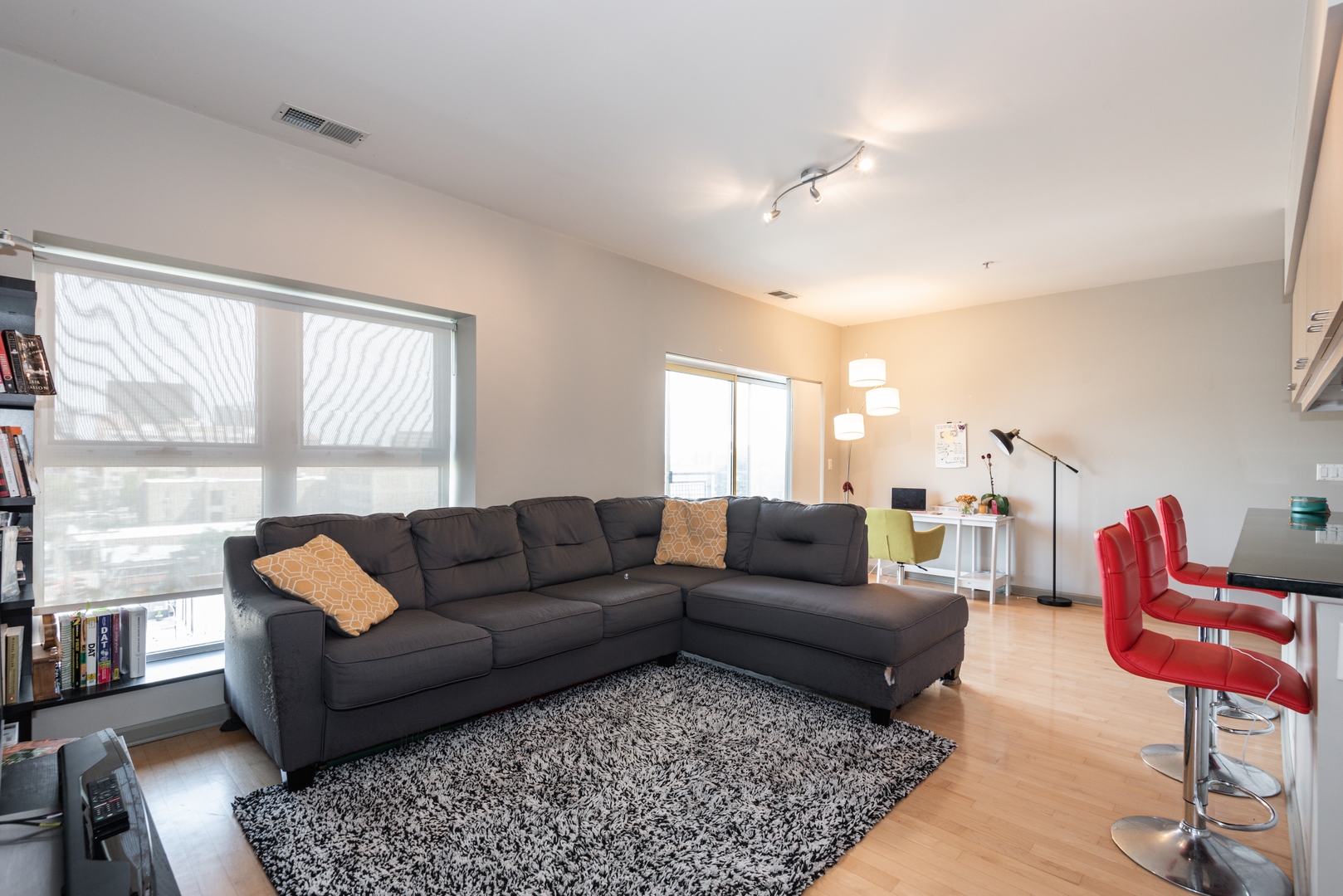 1236 Chicago Avenue, Unit 505 Evanston, IL 60202 - Photo 3 of 22