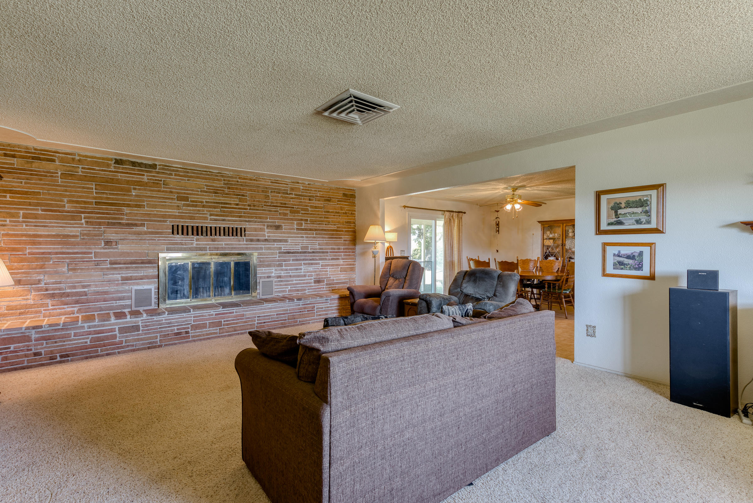 6588 Happy Valley Road Anderson, CA 96007 - Photo 3 of 32 Living Room