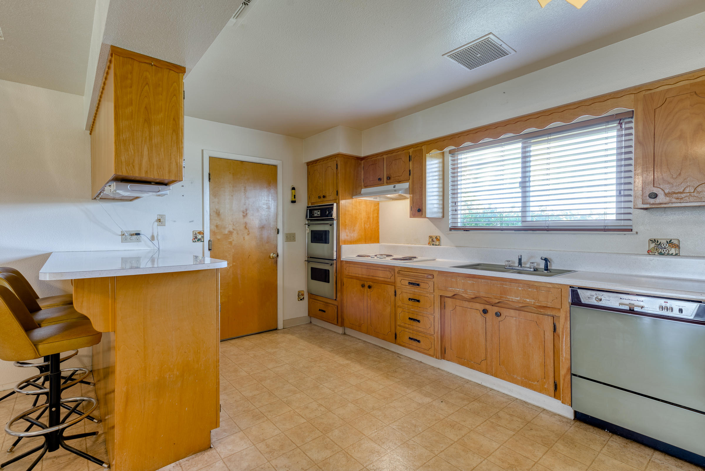 6588 Happy Valley Road Anderson, CA 96007 - Photo 5 of 32 _DSC0831 (1)