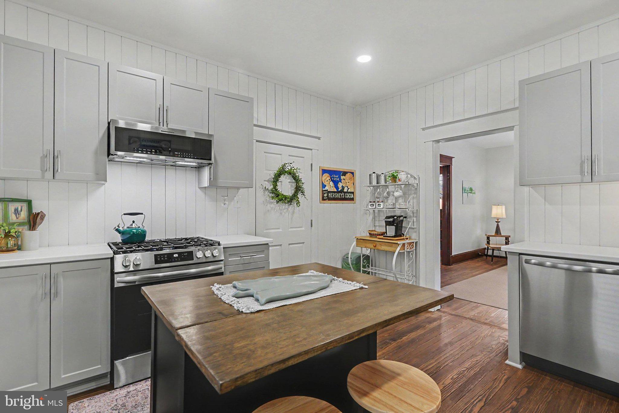 163 East Derry Road Hershey, PA 17033 - Photo 7 of 39 Kitchen