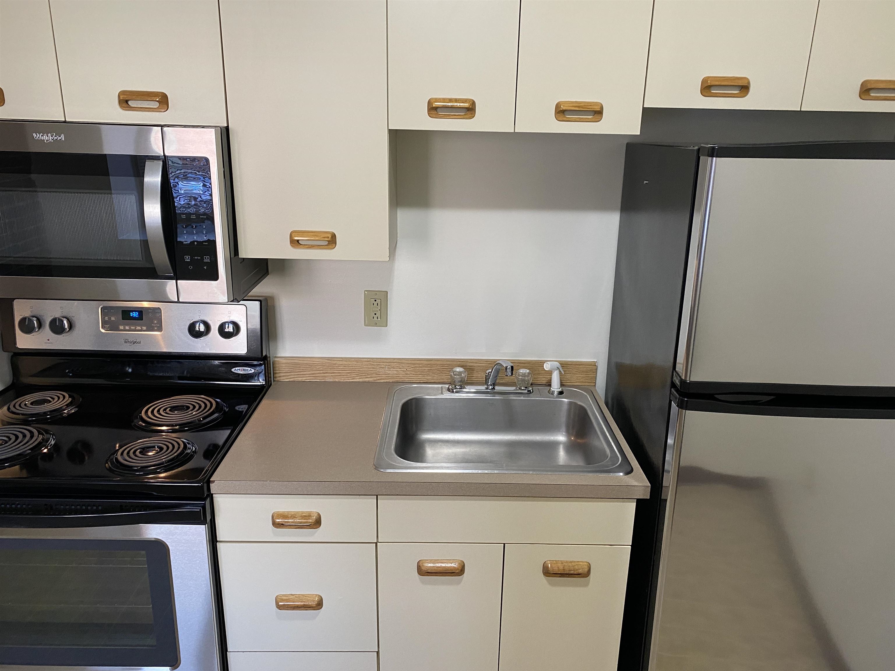 30 Hanover Street, Unit 201 Manchester, NH 03101 - Photo 11 of 46