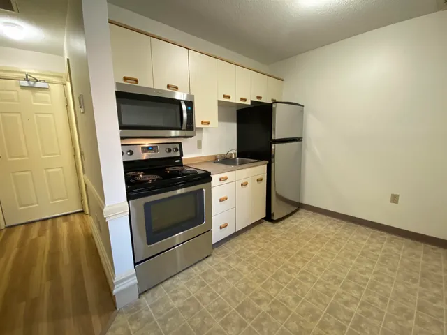 $1,602 | 30 Hanover Street, Unit 201, Manchester, NH 03101