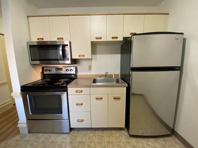 $1,602 | 30 Hanover Street, Unit 201, Manchester, NH 03101