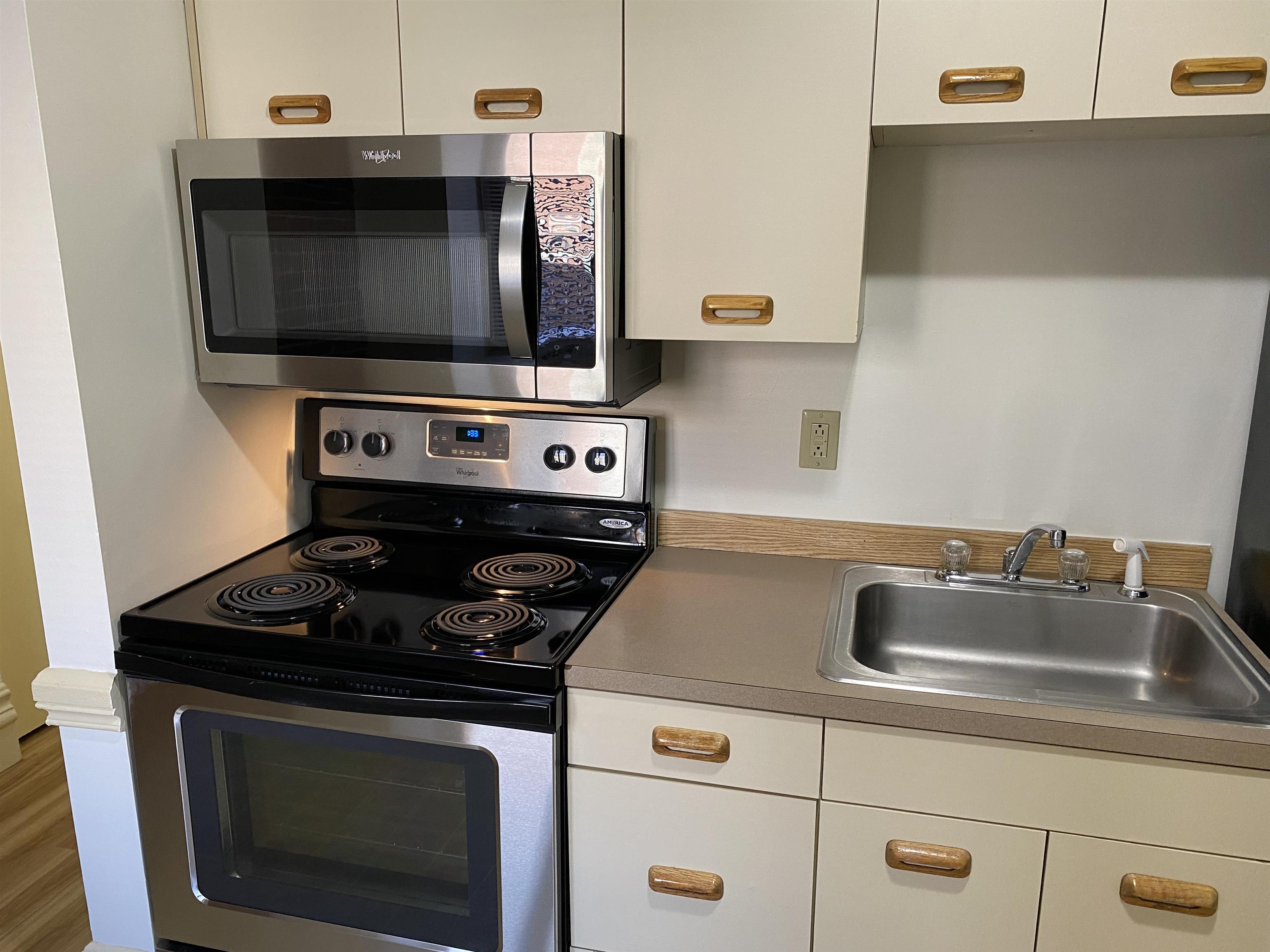 30 Hanover Street, Unit 201 Manchester, NH 03101 - Photo 15 of 46