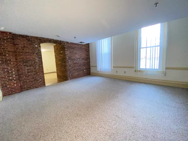 $1,602 | 30 Hanover Street, Unit 201, Manchester, NH 03101