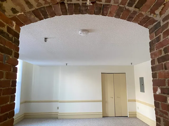 $1,602 | 30 Hanover Street, Unit 201, Manchester, NH 03101