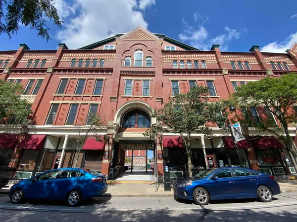 $1,602 | 30 Hanover Street, Unit 201, Manchester, NH 03101