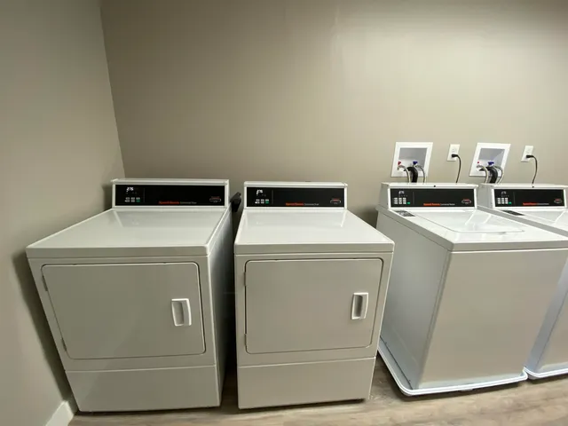 $1,602 | 30 Hanover Street, Unit 201, Manchester, NH 03101