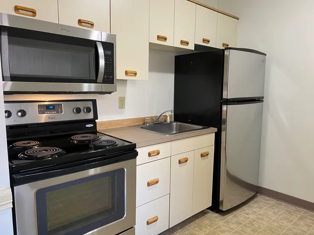 $1,602 | 30 Hanover Street, Unit 201, Manchester, NH 03101