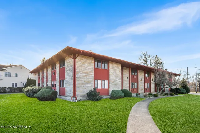 $499,000 | 530 Highway 71, Unit 4, Spring Lake Heights, NJ 07762