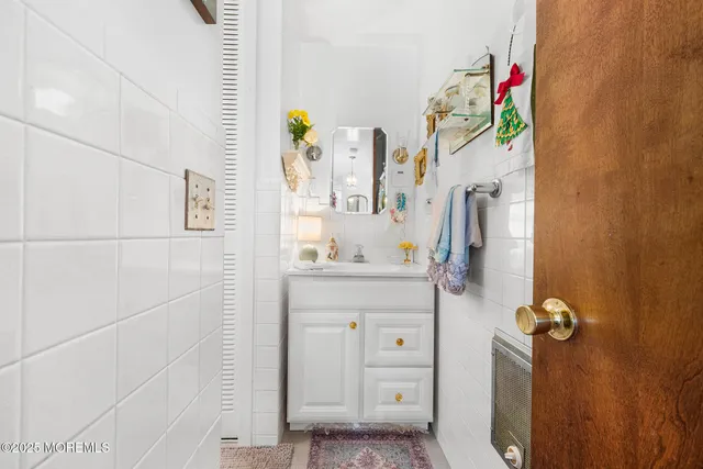 $499,000 | 530 Highway 71, Unit 4, Spring Lake Heights, NJ 07762