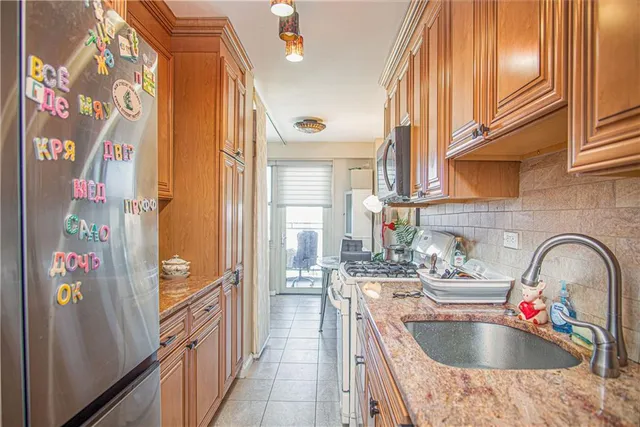 $370,000 | 2944 West 5th Street, Unit 18S | Coney Island