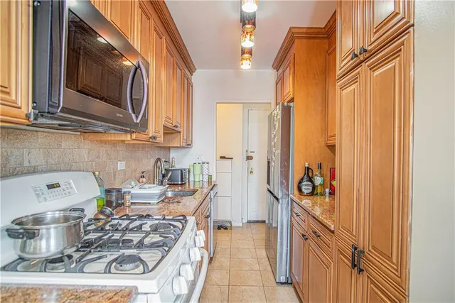 $370,000 | 2944 West 5th Street, Unit 18S | Coney Island