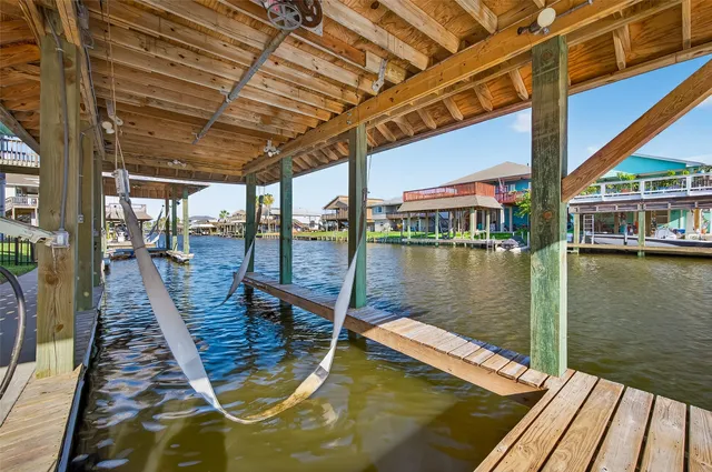 $395,000 | 523 Pompano Street, Bayou Vista, TX 77563