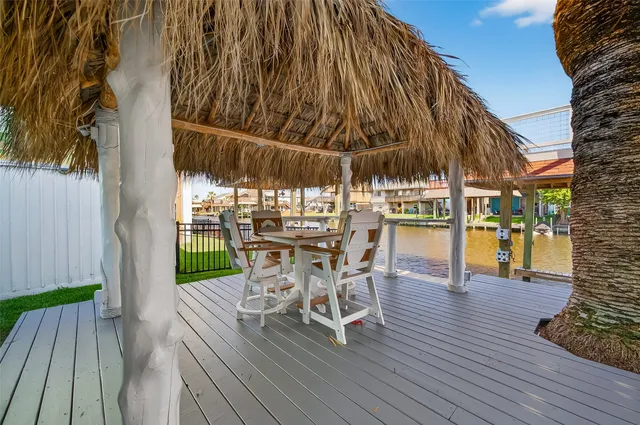 $395,000 | 523 Pompano Street, Bayou Vista, TX 77563