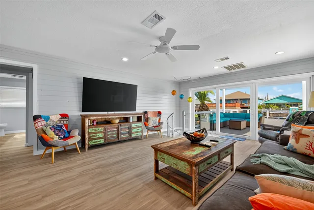 $395,000 | 523 Pompano Street, Bayou Vista, TX 77563