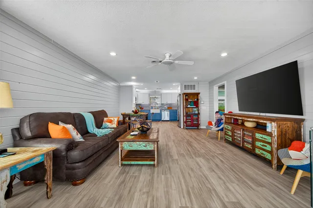 $395,000 | 523 Pompano Street, Bayou Vista, TX 77563