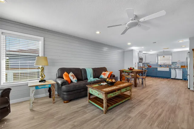 $395,000 | 523 Pompano Street, Bayou Vista, TX 77563