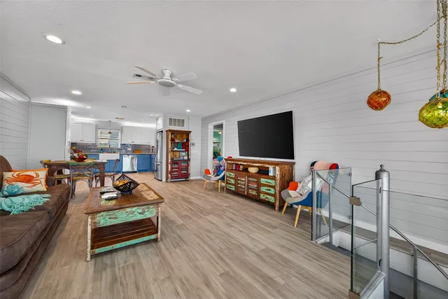 $395,000 | 523 Pompano Street, Bayou Vista, TX 77563