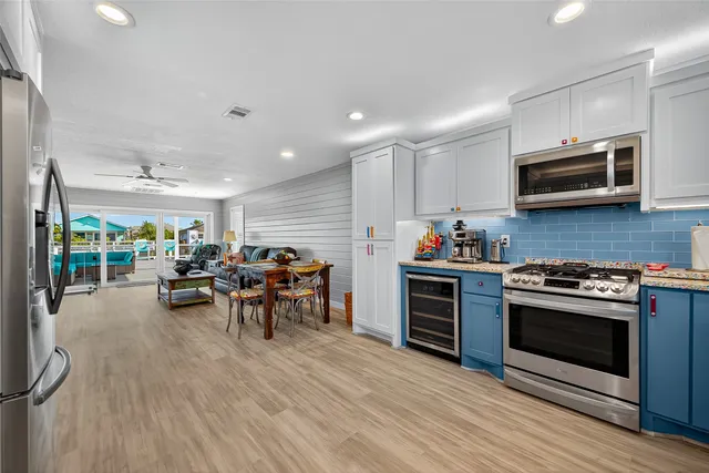 $395,000 | 523 Pompano Street, Bayou Vista, TX 77563