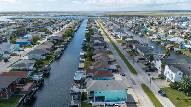 $395,000 | 523 Pompano Street, Bayou Vista, TX 77563