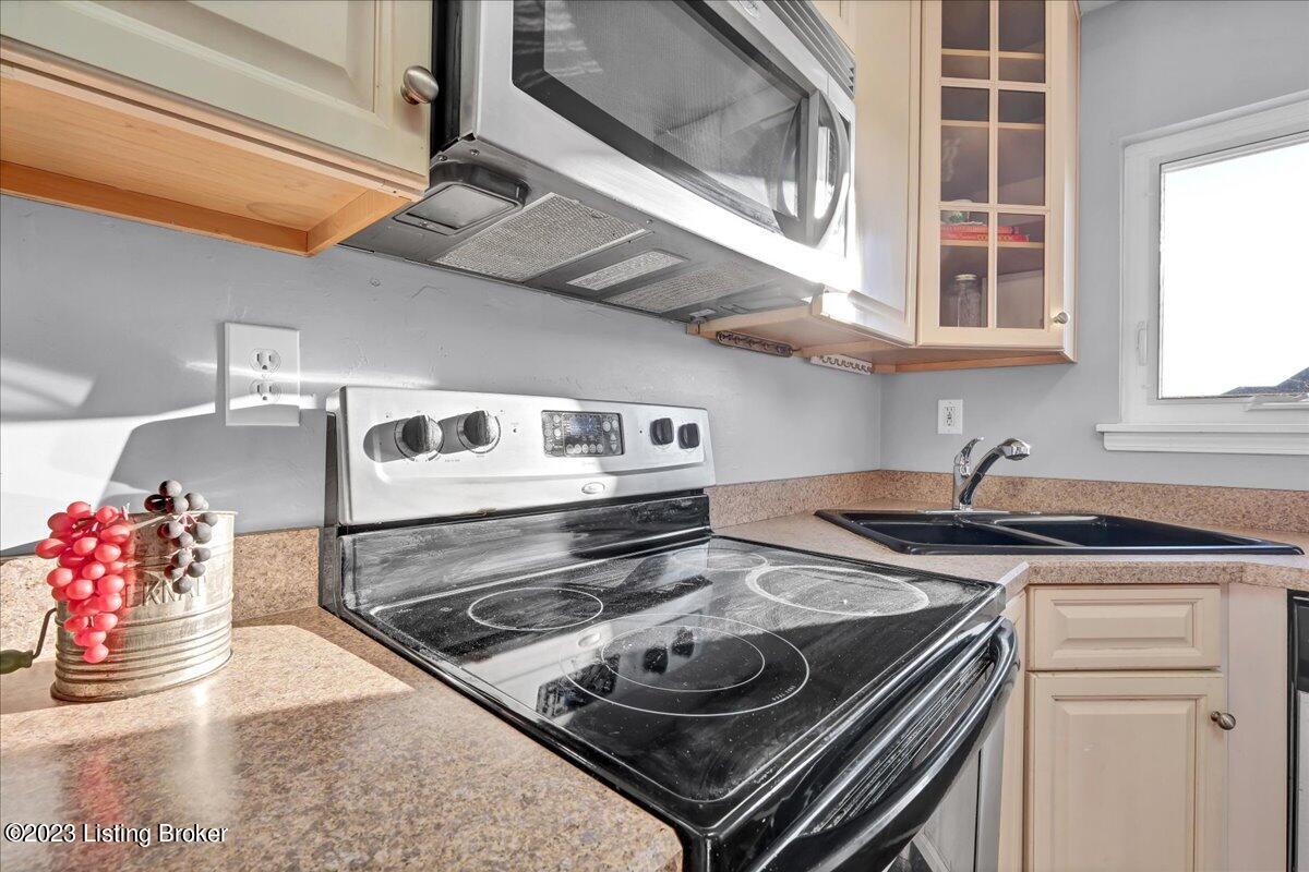 8209 Delido Road Louisville, KY 40219 - Photo 16 of 44 16-8209 Delido Rd-116