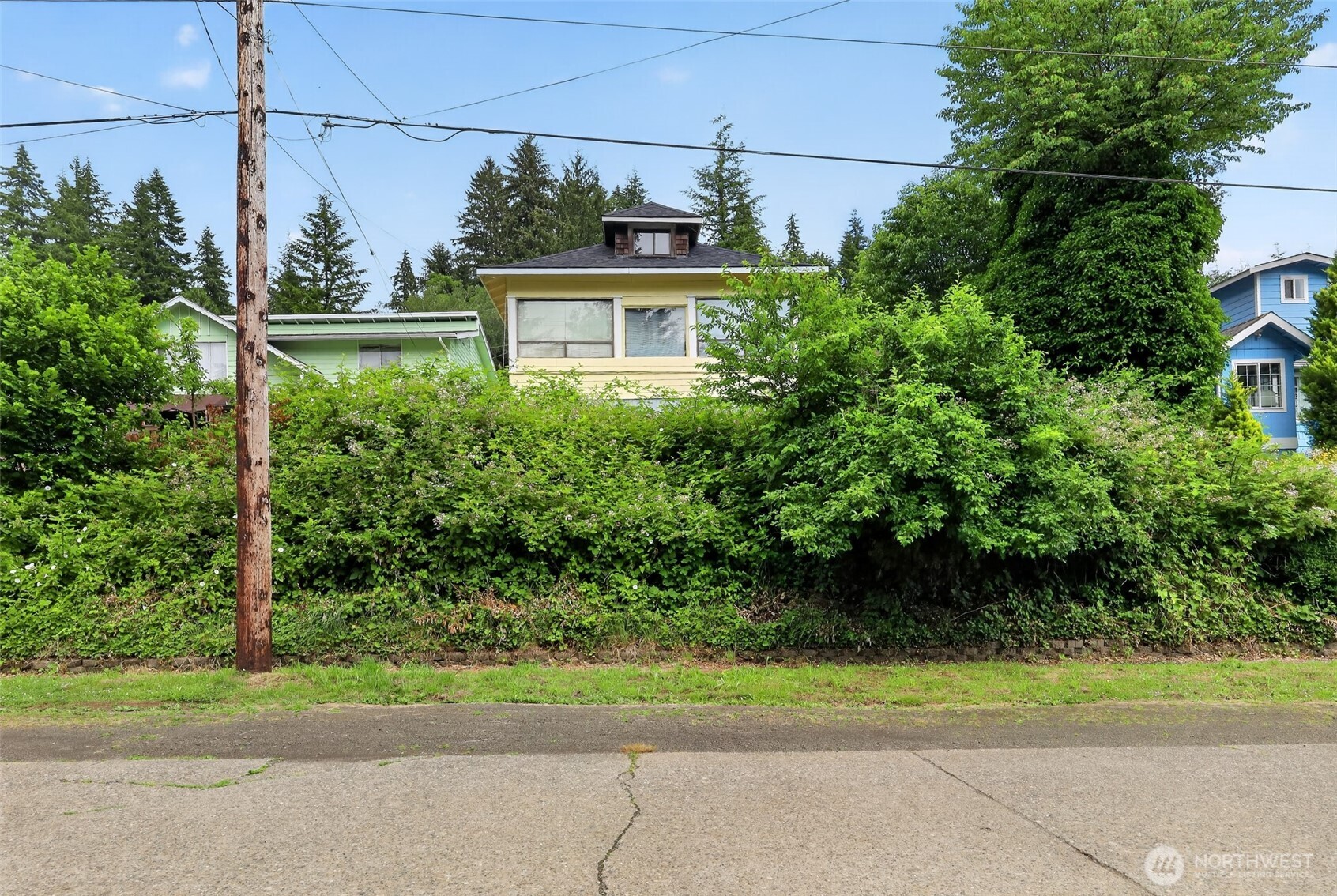 1345 Larch Street Raymond, WA 98577 - Photo 2 of 16