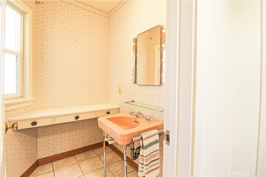 543 North Ranch Lane Glendora, CA 91741 - Photo 50 of 52 restoom 1: 1/2 bath