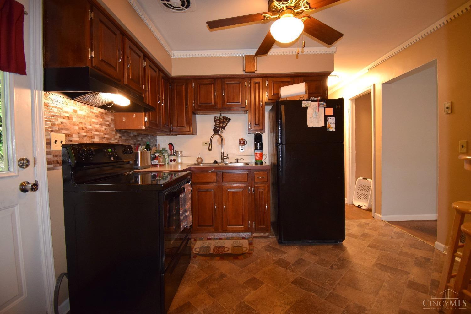 6921 Taylor Road Cincinnati, OH 45248 - Photo 8 of 39