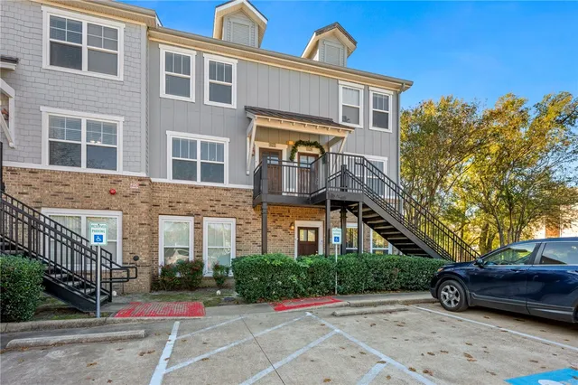$208,500 | 1725 Harvey Mitchell Parkway South, Unit 127, College Station, TX 77840