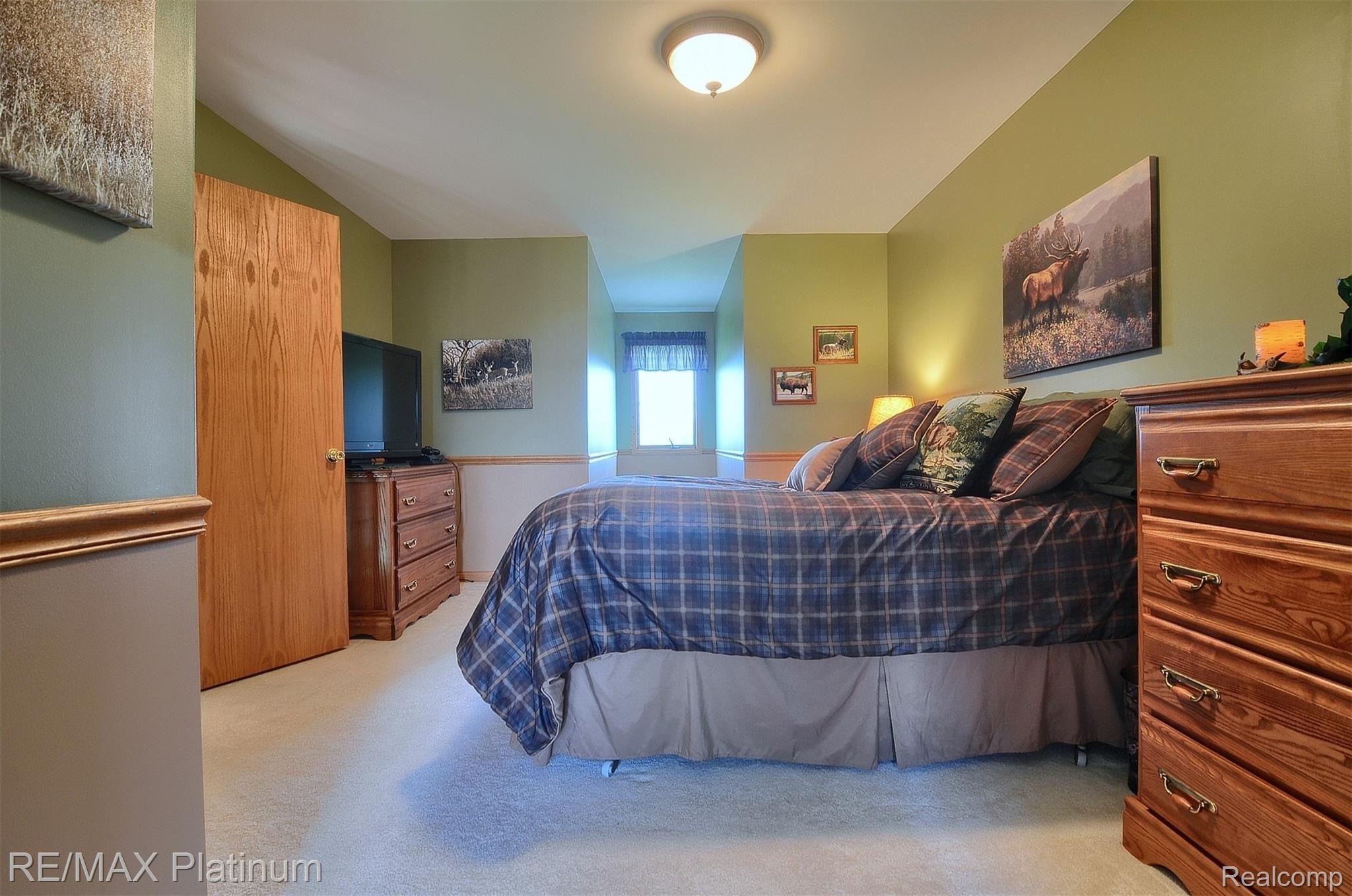 7766 Clyde Road Fenton, MI 48430 - Photo 20 of 31 20-3rd Bedroom.jpg