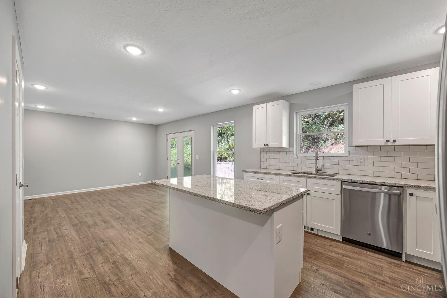5143 Camargo Road Cincinnati, OH 45227 - Photo 12 of 49