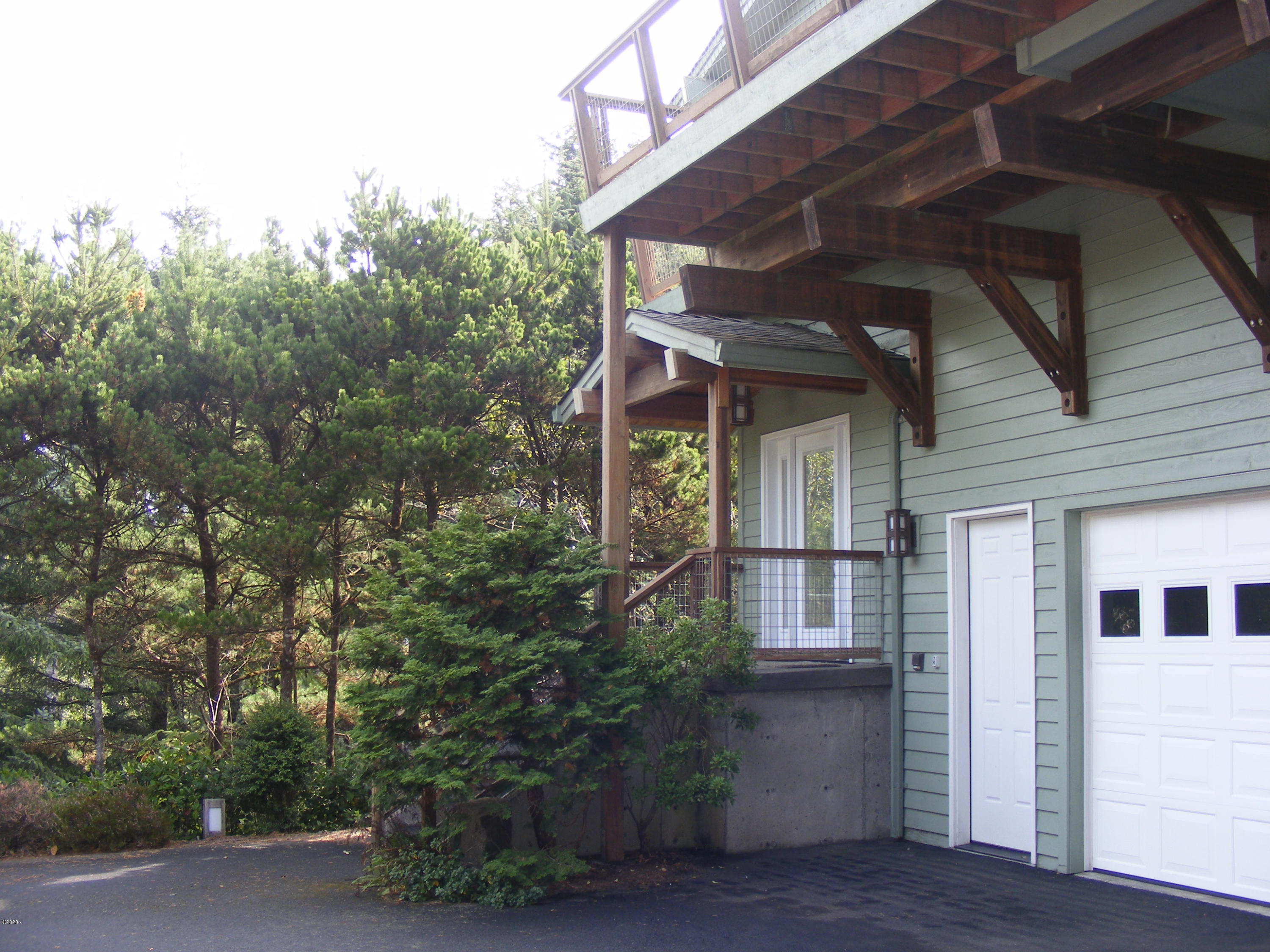 415 Northwest 19th Street Newport, OR 97365 - Photo 2 of 40 Exterior