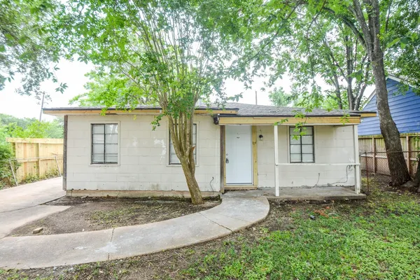 $995 | 713 Wafer Street, Pasadena, TX 77506