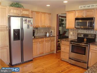 260 Burning Tree Road Delran, NJ 08075 - Photo 2 of 12 Kitchen