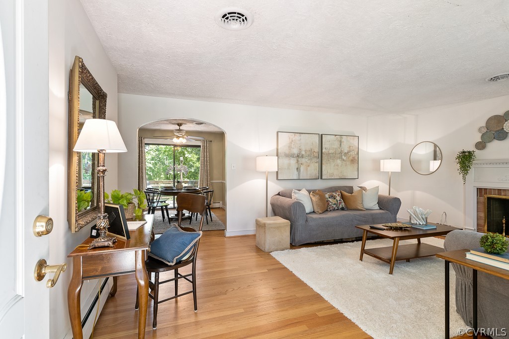 3955 Tanbark Road North Chesterfield, VA 23235 - Photo 4 of 30 Welcoming hardwood floored living room. Notice th