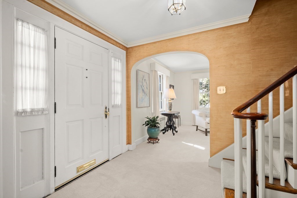 17 Garrison Road Wellesley, MA 02482 - Photo 3 of 26